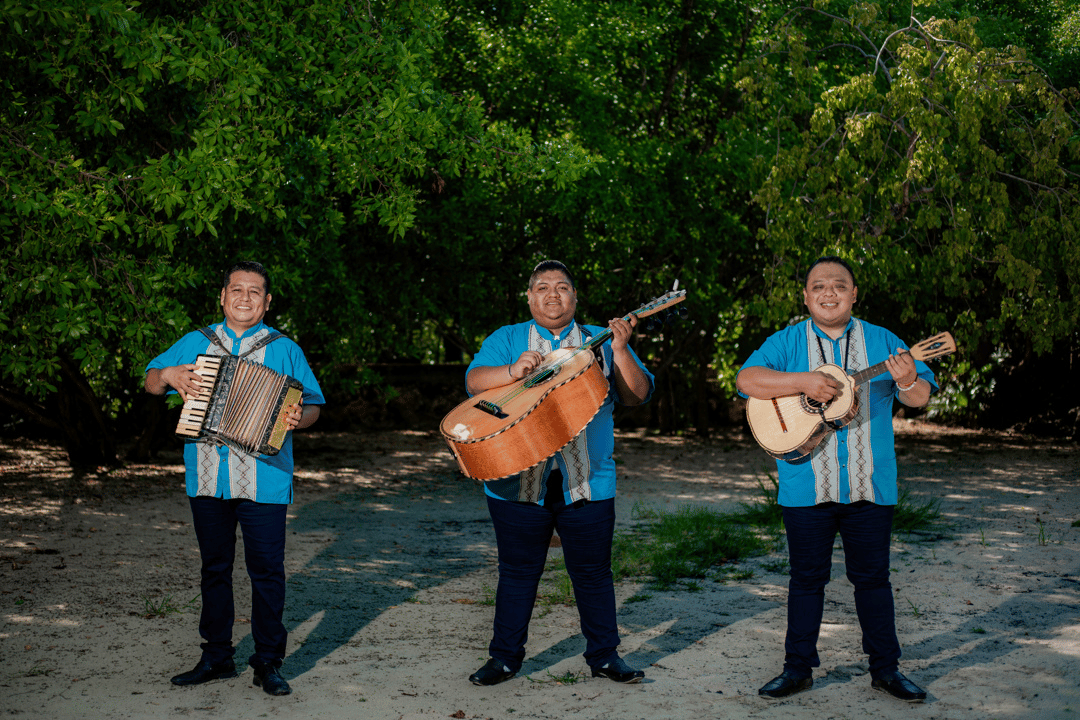 TRIO VERSATIL DE MUSICA VARIADA EN CANCUN, PLAYA DEL CARMEN Y TULUM